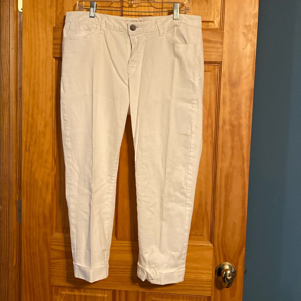 Elle White Denim Cuffed Capris